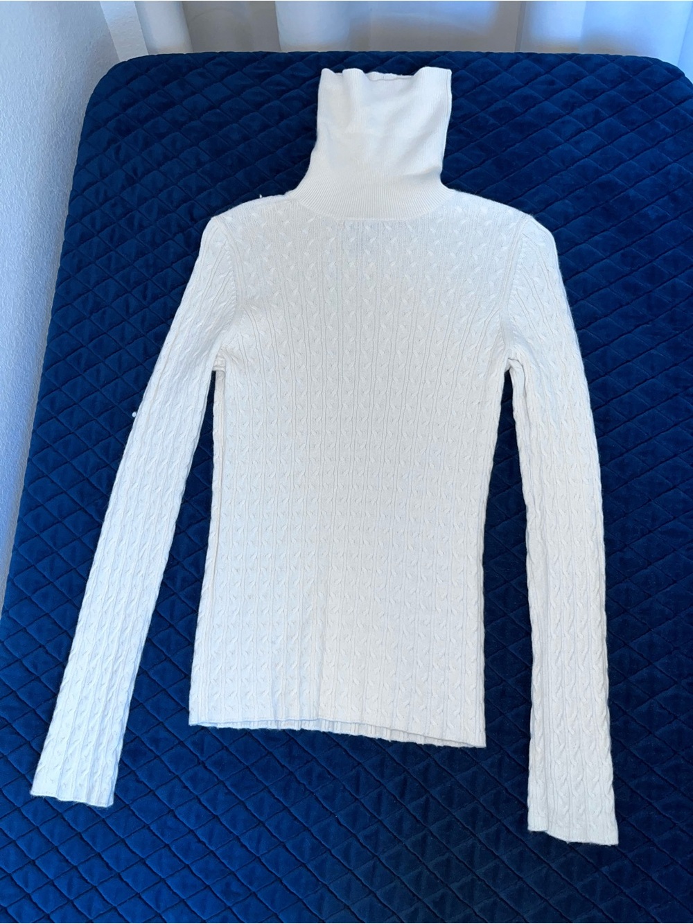 Banana Republic White Cable-Knit Turtleneck Sweater - Women’s XS Cute Casual